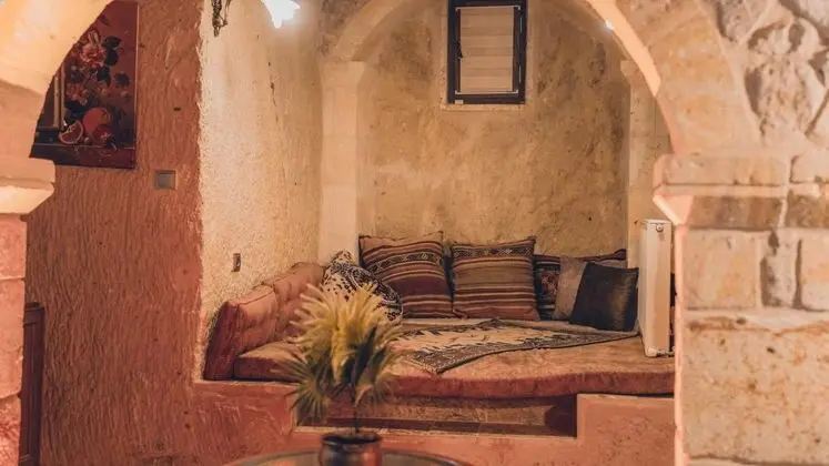 Üzümlü Oda, Jakuzili