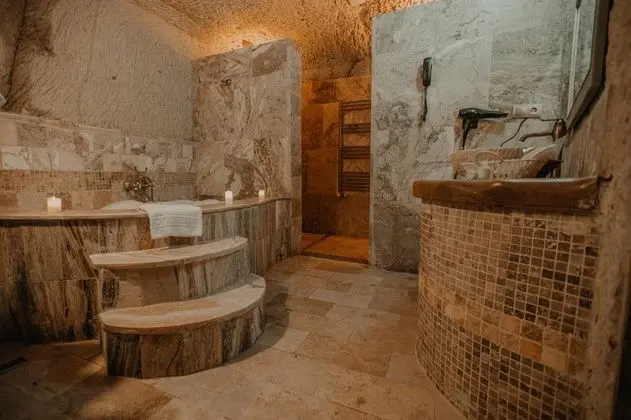 Üzümlü Oda, Jakuzili