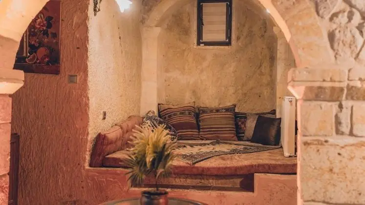 Üzümlü Oda, Jakuzili