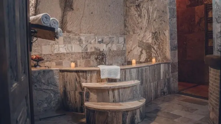 Üzümlü Oda, Jakuzili