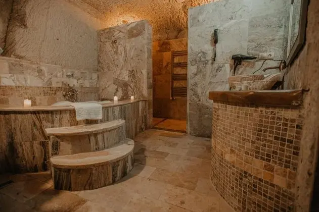 Üzümlü Oda, Jakuzili