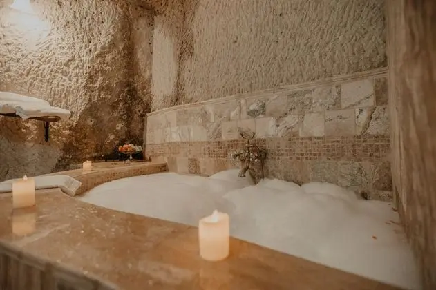 Üzümlü Oda, Jakuzili