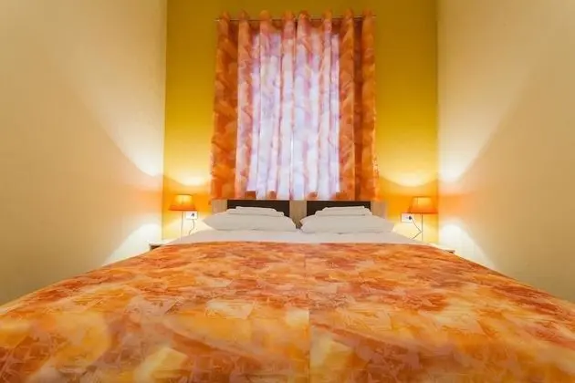 Comfort Tek Büyük Yataklı Oda