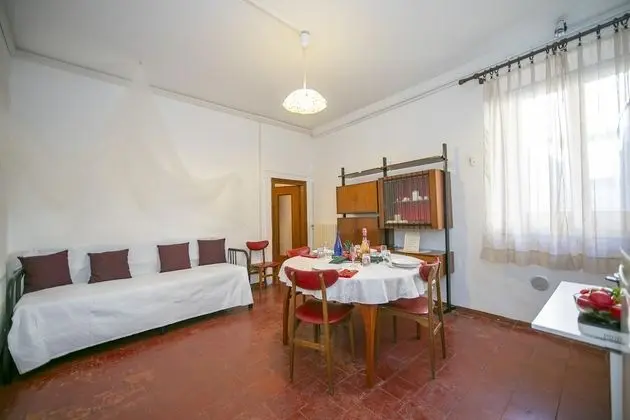 Standard Apart Daire, 1 Çift Kişilik Yatak ve Çekyat (Sergio Il Gufo - Flowers)