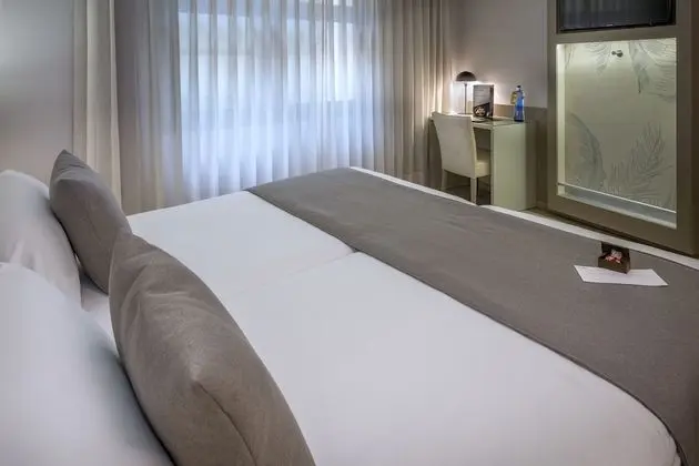 Comfort Tek Büyük veya İki Ayrı Yataklı Oda