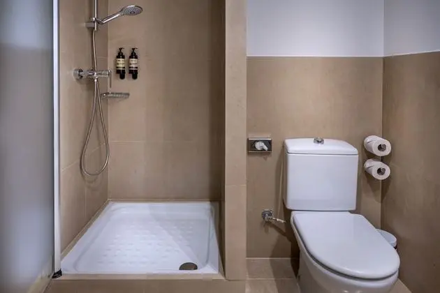 Comfort Tek Büyük veya İki Ayrı Yataklı Oda