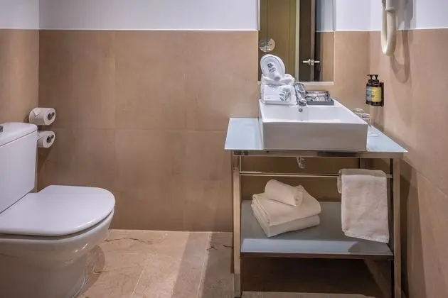 Comfort Tek Büyük Yataklı Oda, 1 Çift Kişilik Yatak