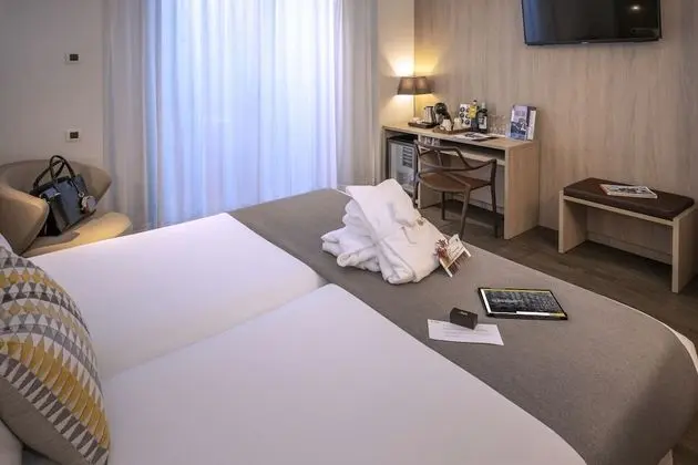 Comfort Tek Büyük Yataklı Oda