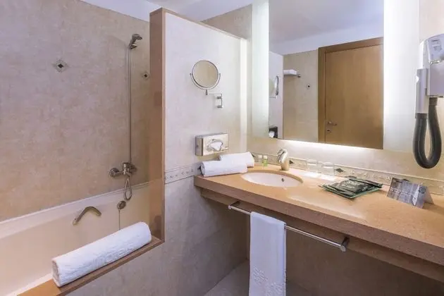 Comfort Tek Büyük Yataklı Oda