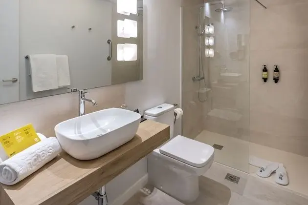 Deluxe Büyük Yataklı Tek Kişilik Oda, Balkon