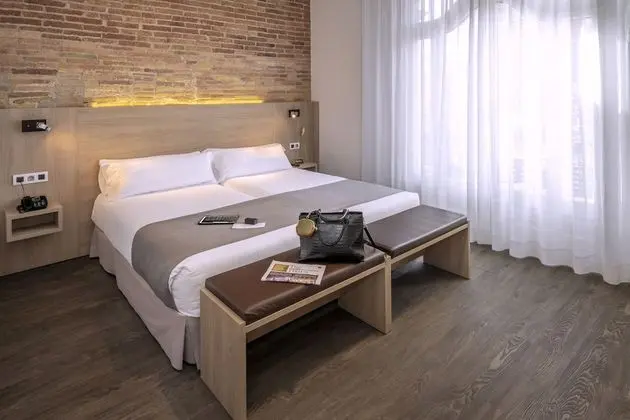 Deluxe double or twin room Ramblas view with balcony