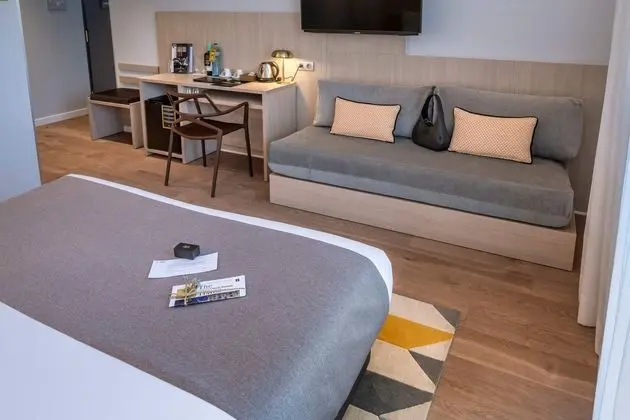 Deluxe Tek Büyük veya İki Ayrı Yataklı Oda