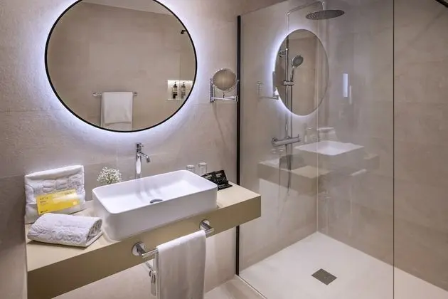 Deluxe Üç Kişilik Oda