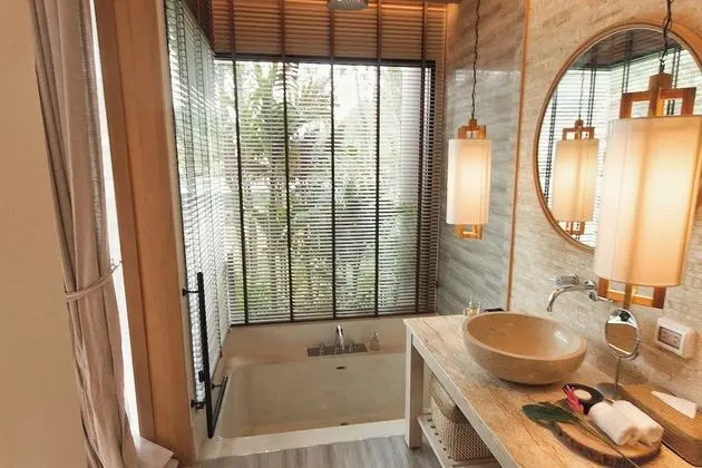 Canopy  Room