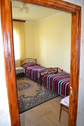 Üç Kişilik Oda