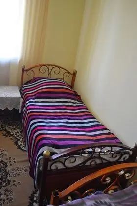 Üç Kişilik Oda