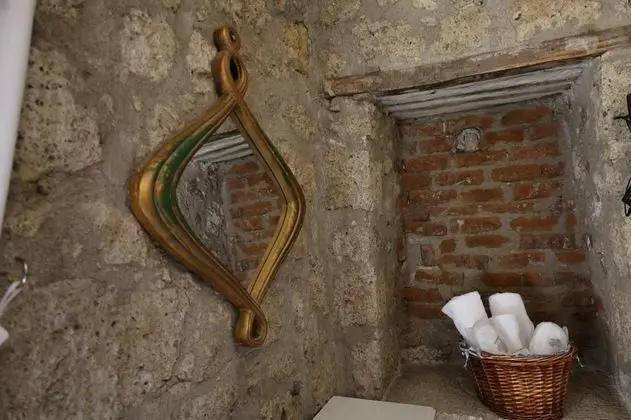Standart Oda, Simge Yapı Manzaralı