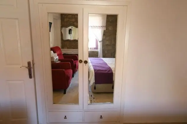 Standart Oda, Simge Yapı Manzaralı