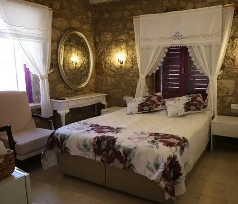 Standart Oda, Simge Yapı Manzaralı