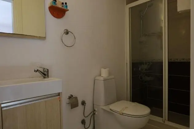 Standart Oda, Simge Yapı Manzaralı