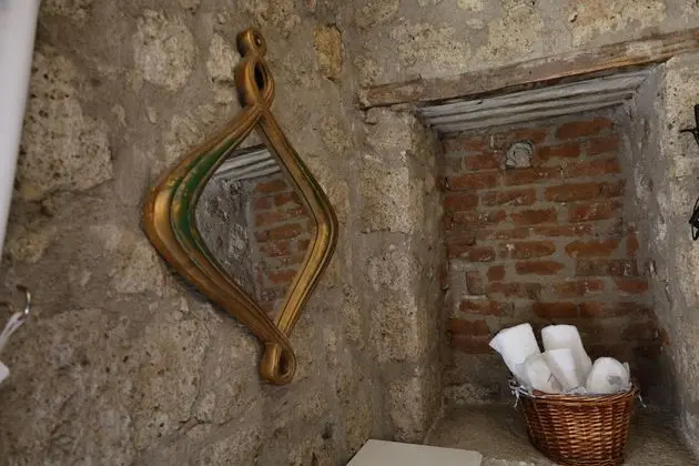 Standart Oda, Simge Yapı Manzaralı,