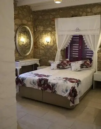 Standart Oda, Simge Yapı Manzaralı,