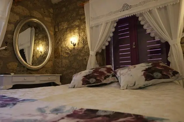 Standart Oda, Simge Yapı Manzaralı,