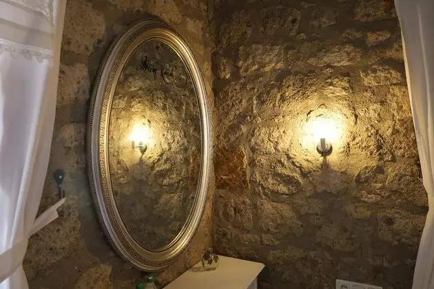 Standart Oda, Simge Yapı Manzaralı,
