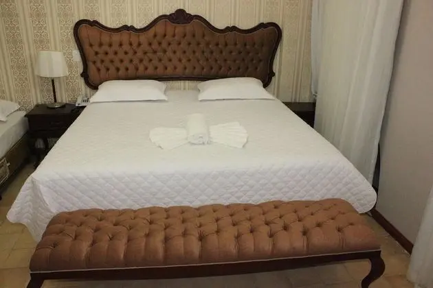 Üç Kişilik Oda
