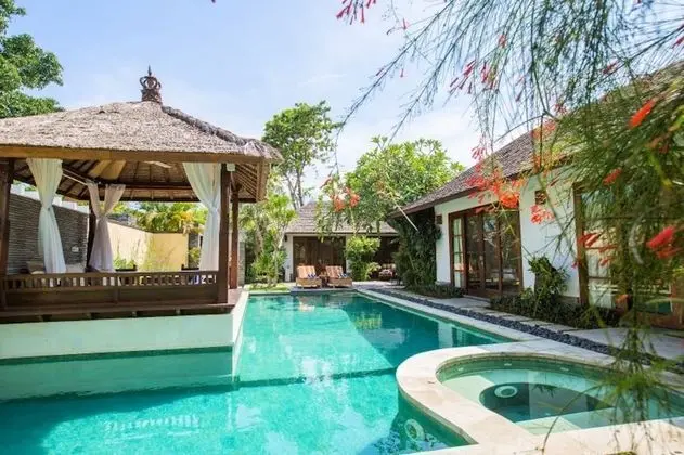Villa, 4 Yatak Odası, Kişiye Özel Havuzlu