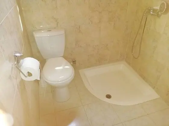 Premium Oda, 1 Büyük (Queen) Boy Yatak, Sigara İçilmez, Bahçeli