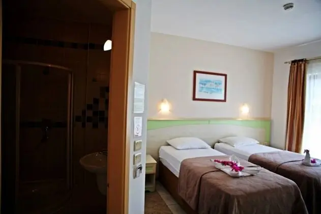 Standard Oda, Havuz Manzaralı