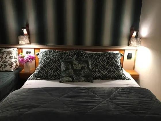 Deluxe Dört Kişilik Oda