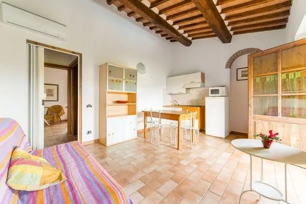 Standard Apart Daire, Bahçe Manzaralı