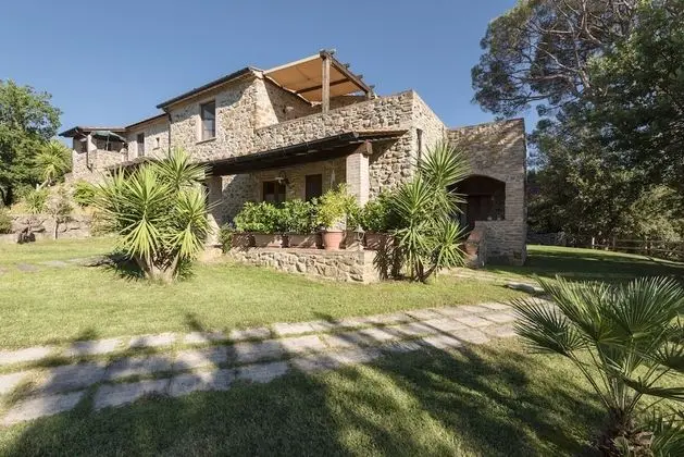 Standard Apart Daire, Bahçe Manzaralı