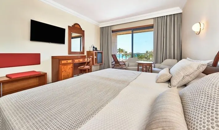 Tek Büyük Yataklı Oda, Balkon, Deniz Manzaralı