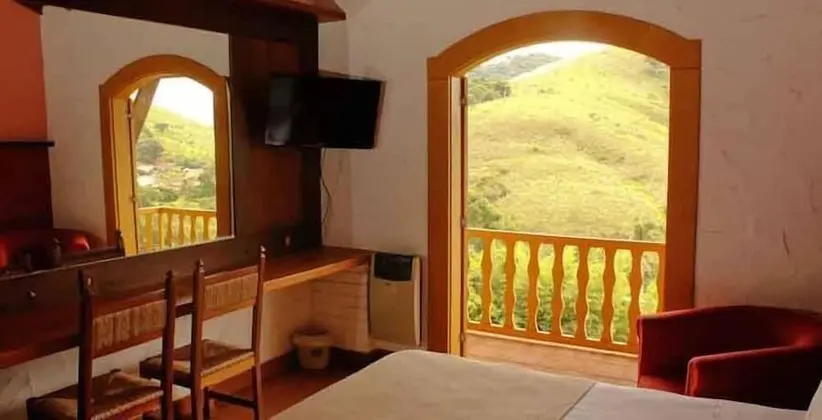 Standard Tek Büyük Yataklı Oda