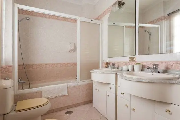 Deluxe Tek Büyük Yataklı Oda, Özel Banyo