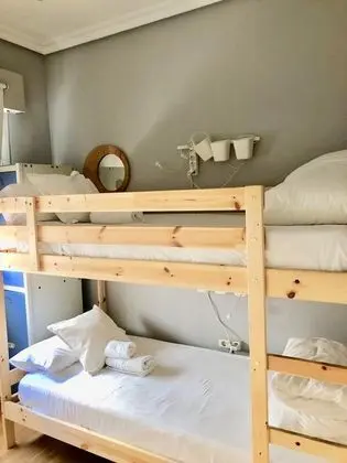 Ortak Ranzalı Oda, Karma Ranzalı Oda, Ortak Banyo (1 bed in 2 Bed Dorm)