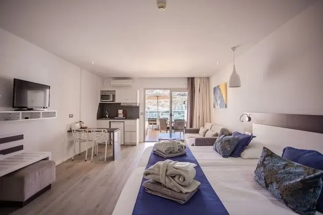 Junior Suite Superior High Floor Large Balcony (Single Use)