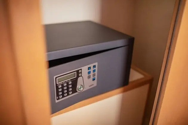 Classic Single Room Balcony (1 AD)