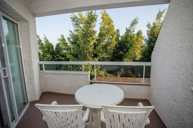 Classic Twin Room Balcony (1 AD)