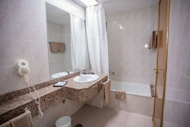 Classic Twin Room Balcony (1 AD)