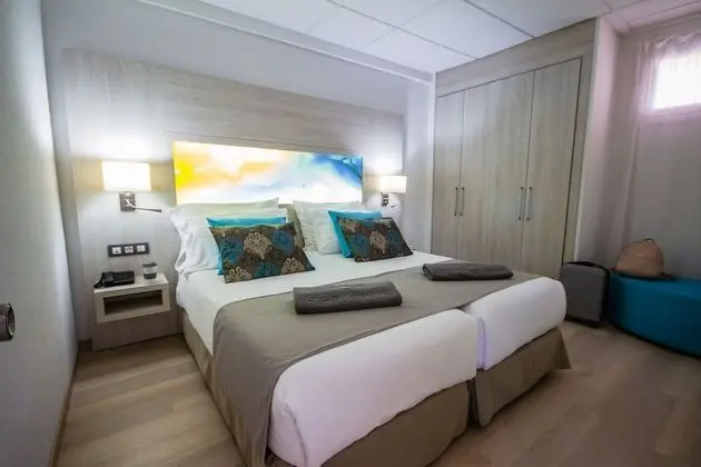 Superior Apart Daire, Deniz Manzaralı (2 adults and 2 children)