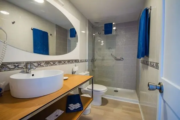 Superior Apart Daire, Deniz Manzaralı (2 adults and 2 children)