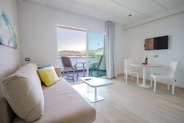 Superior Apart Daire, Deniz Manzaralı (2 adults and 2 children)