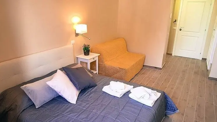 Superior Üç Kişilik Oda, Şehir Manzaralı (Gregorio XIII)