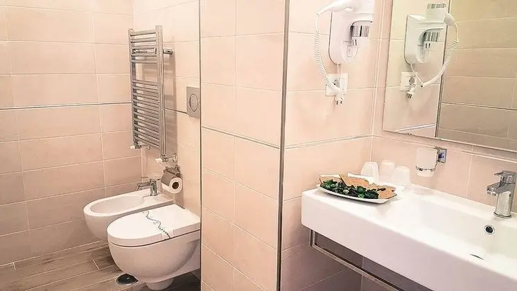 Superior Üç Kişilik Oda, Şehir Manzaralı (Gregorio XIII)