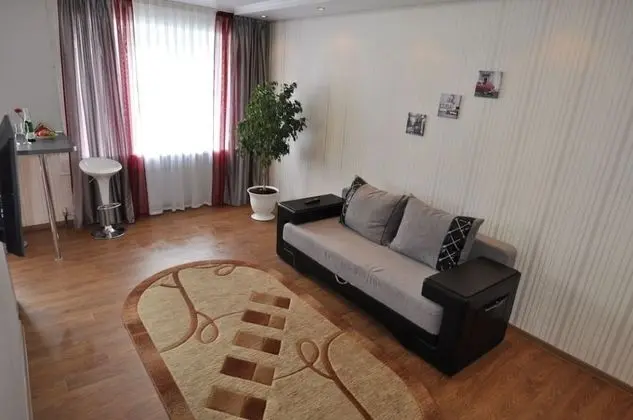 Apart Daire, 1 Yatak Odası (Krasnoarmeyskaya, 43)