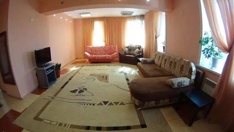 Apart Daire, 3 Yatak Odası (Krasnoarmeyskaya, 81)